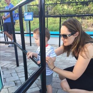 Meet your Posher, Hillary